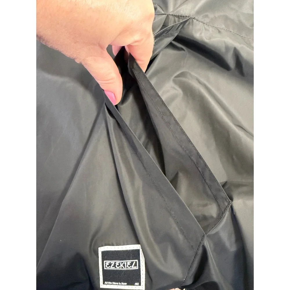 Ezekiel Windbreaker Anorak Mens XL Black Half Zip Hooded Lightweight Jacket